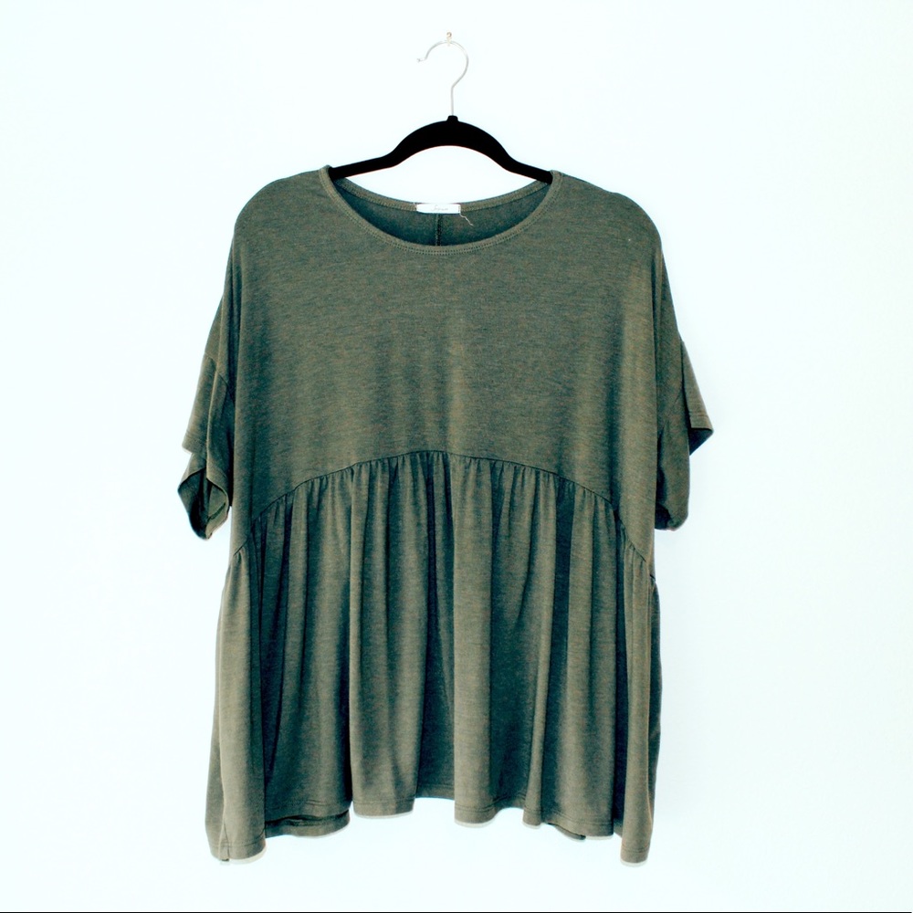 One size fits all. Oversized tunic. Army green.